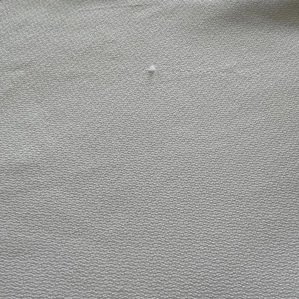 N/A cream white